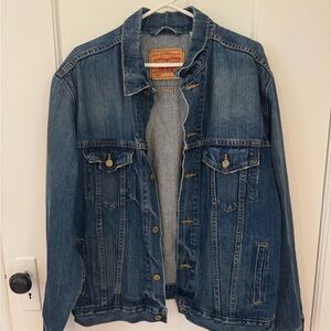 Levi's Classic Standard Trucker Denim Jacket